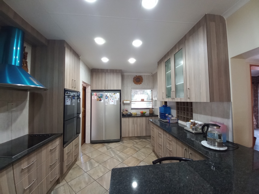 3 Bedroom Property for Sale in Safari Gardens North West